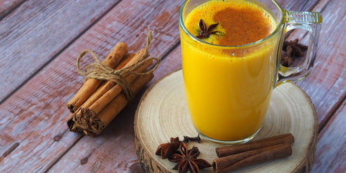 Goldene Milch