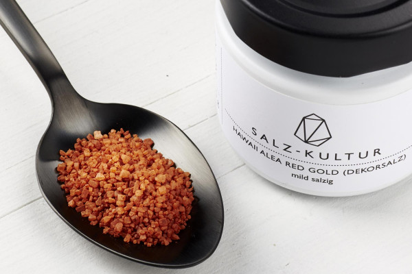 Rotes Hawaiianisches Meersalz, Dekorsalz mit grober Konsistenz und mild-salzigem, leicht süßlichem Geschmack, ideal für Dekoration und Servieren von Gerichten